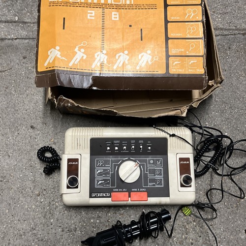 Ancienne console blanche