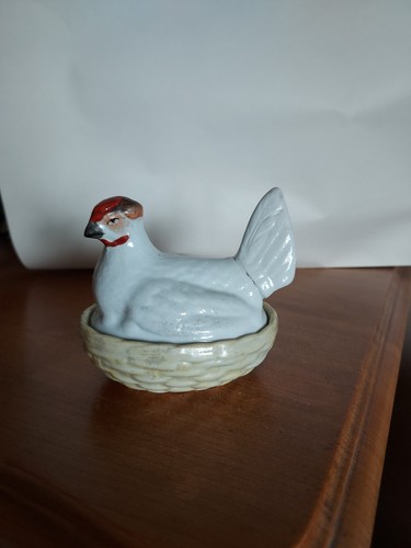 Poule nid ceramique - poule, au