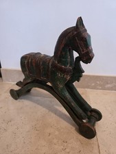 Cheval En Bois Sur Roulette