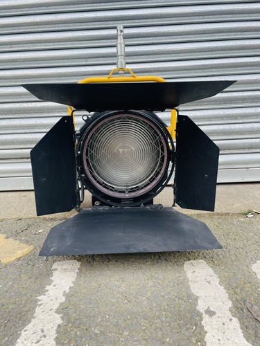 DeSisti Leonardo 2kw Fresnel