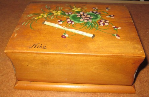 Distributeur cigarettes en - a,