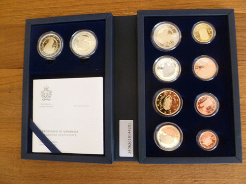 Rare coffret pièces saint - rare,
