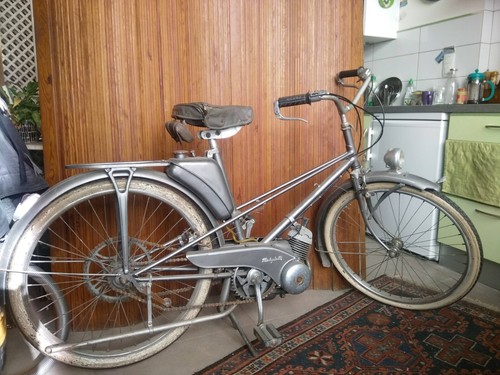 Mobylette vélo motobėcane - mobylette,