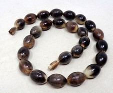 Superbe collier de perle vintage en corne bovine