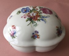 BOÎTE EN PORCELAINE DE