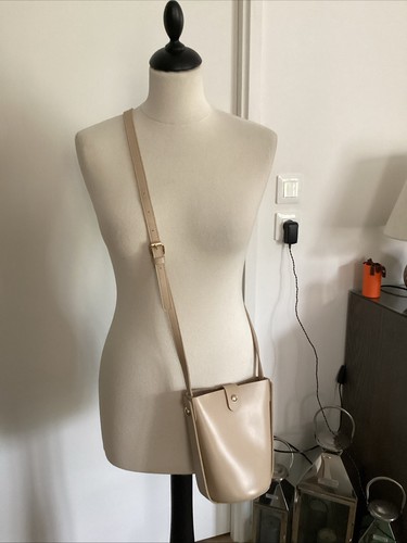 Sac seau beige neuf