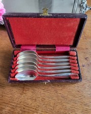 Petites Cuillères en métal