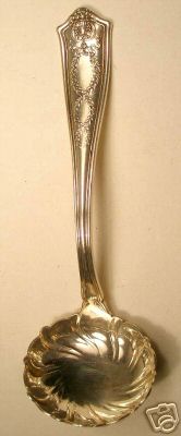 Gravy ladle ruffled bowl - gravy,
