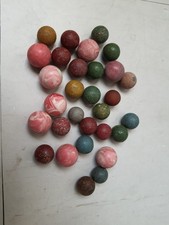 Lot billes en terre cuite