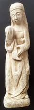 Vierge à la sphère en pierre calcaire sculptée, art religieux de style roman.