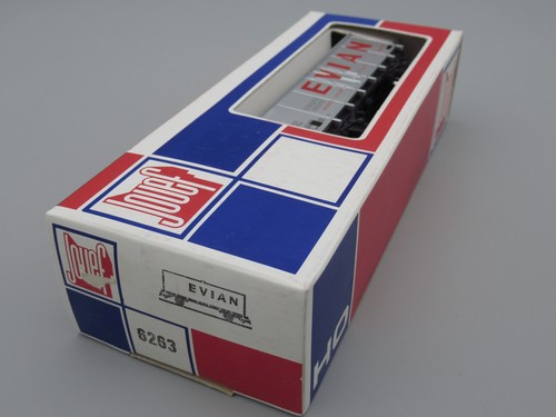 Wagon couvert evian source - wagon,