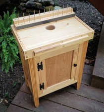 PORTABLE FLY TYING TABLE