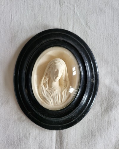 Médaillon ancien religieux