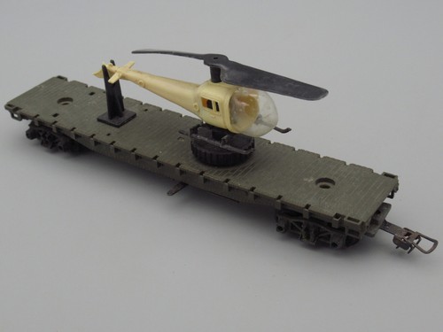Wagon plat lance hélicoptère