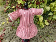 Ancienne robe rose poupée