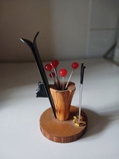 Ancien joli rare pique cocktail de ski montagne en bon état