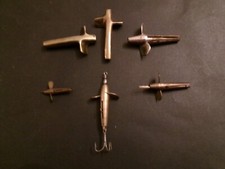3 leurres de pêche " Devon biplan " / 55 Gr  et 3 devons laitons plus petits.