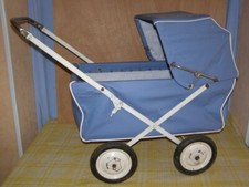 Ancien jouet :  landau pour poupée