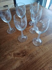 6 Verres à  Vin Blanc ou