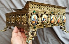 Porte missel en laiton doré orné de 5 médaillons en porcelaine Christ & 4 Saints