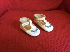 Chaussures enfant anciennes en cuir Babybotte