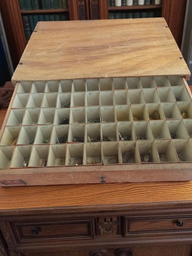 Coffret ancien composants