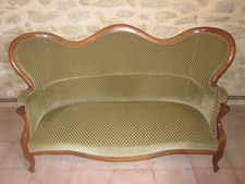 Canapé en noyer d'époque Louis Philippe XIX siècle