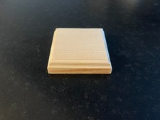 socle en bois brut pour