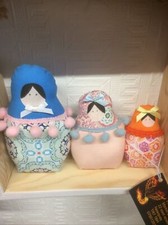 Ensemble main de trois