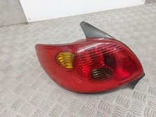 Feu arriere principal gauche