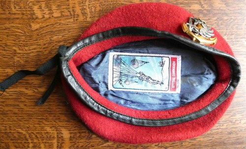 Beret rouge parachutistes - beret,