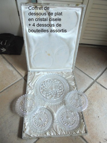 Ancien coffret dessous - de, plat