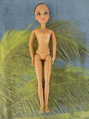 One naked liv doll - one, spin