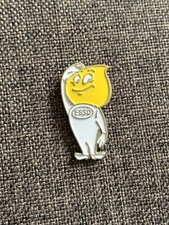 Pin's Goutte huile Esso