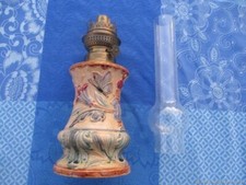 Lampe à pétrole ancienne Papillon faïence barbotine Art nouveau
