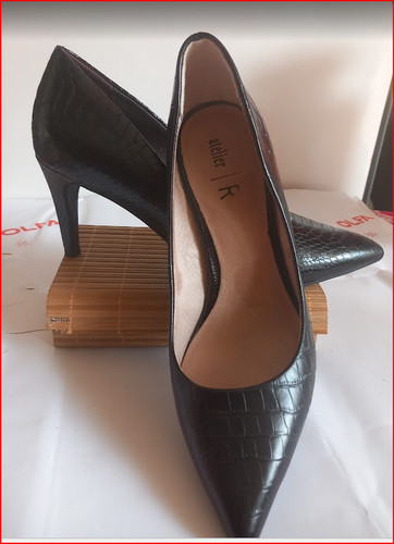 Escarpins noirs effet croco