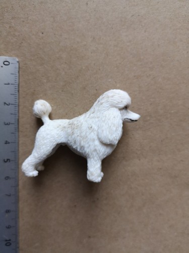 Chien caniche figurine - chien,