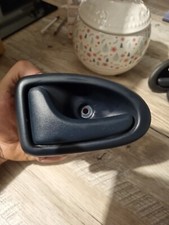 Poignee interieur avant gauche