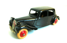 DINKY TOYS   CITROEN  11 BL  TRACTION  AVANT    1/43 ème   1946/50   BON ÉTAT