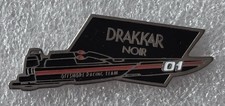 Pin’s Drakkar Noir Guy Laroche Parfum Offshore Racing Team Racing Team  Flacon