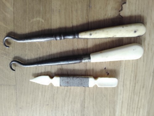 Ancien tire bouton - , ou