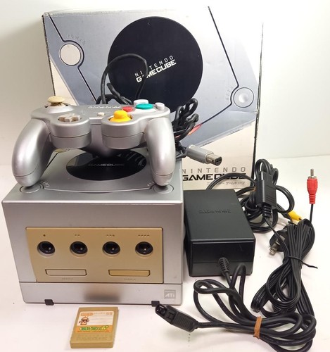Nintendo gamecube console - nintendo,