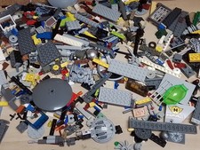LEGO GRIS STAR WARS, ESPACE, HARRY POTTER, AUTRES VRAC. 700G. (LOT GRIS 10)
