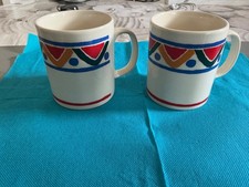 2 mugs, tasses Mobil vintage en céramique
