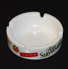 Ancien cendrier objet