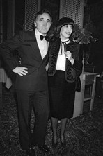 Photo des chanteurs franÃ§ais Charles Aznavour et Mireille Mathieu (20 x 30 cm)