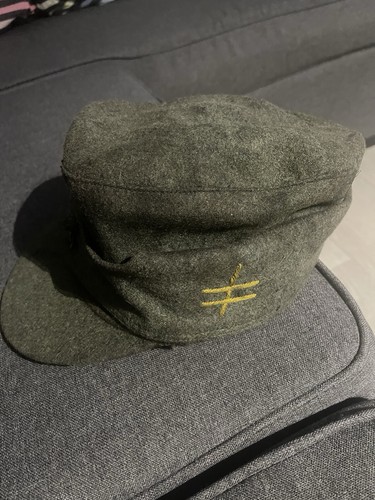 Une casquette allemande - une,