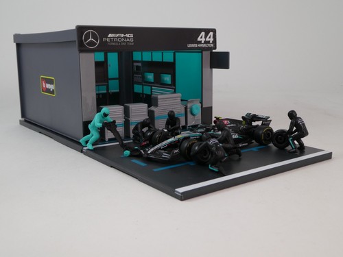 Burago pit pass - mercedes, amg