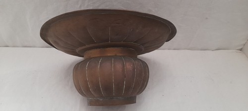Ancien crachoir laiton bassin
