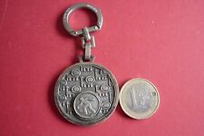 PORTE CLE METAL   /  GRAND PRIX PETANQUE - LE PROGRES 1961